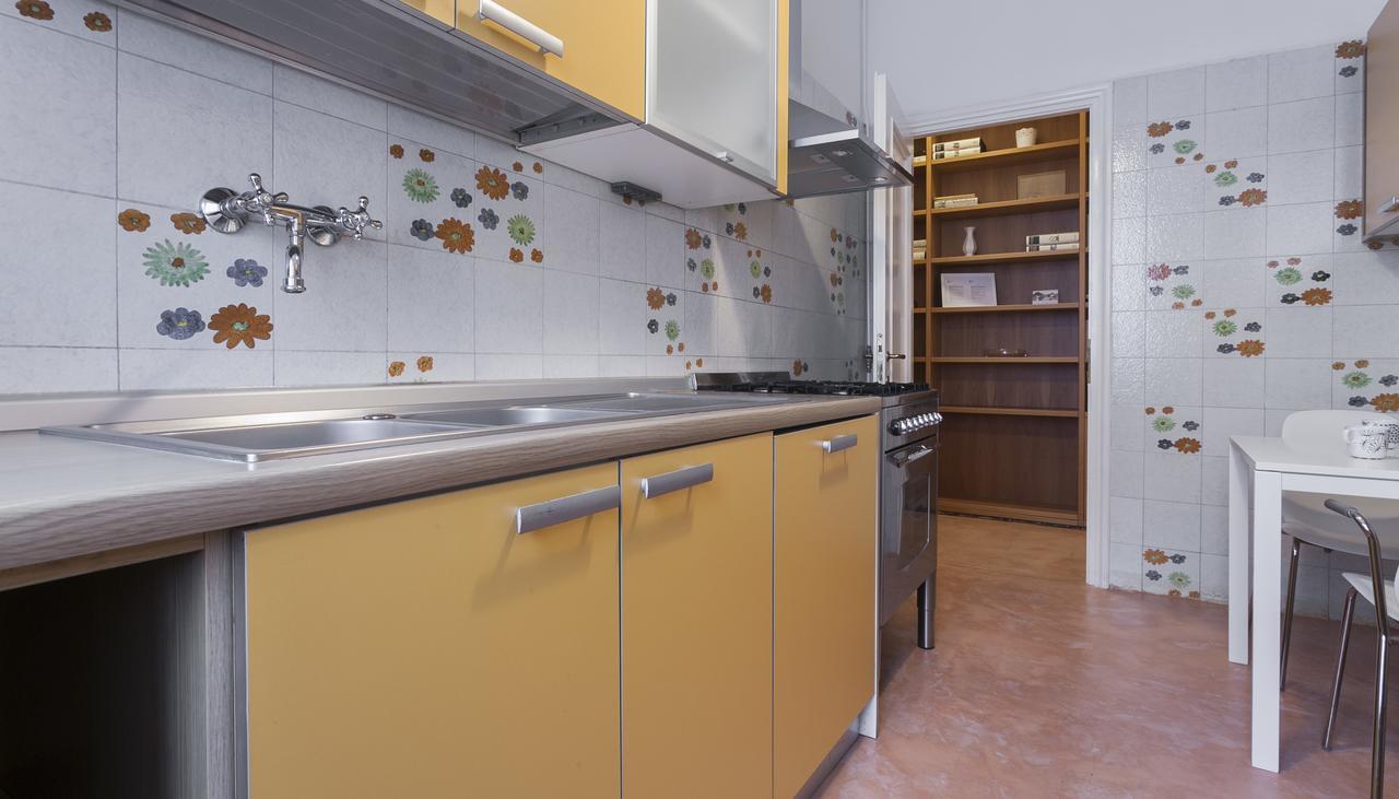 Italianway-Nerino Apartment Milan Bagian luar foto